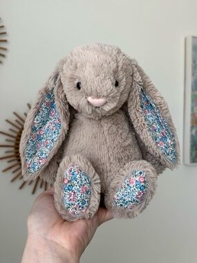 Jellycat Bashful Blossom Beige Bunny